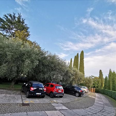 Casa Carolina: King Size Bed Across From Golden Beach Desenzano del Garda Eksteriør bilde