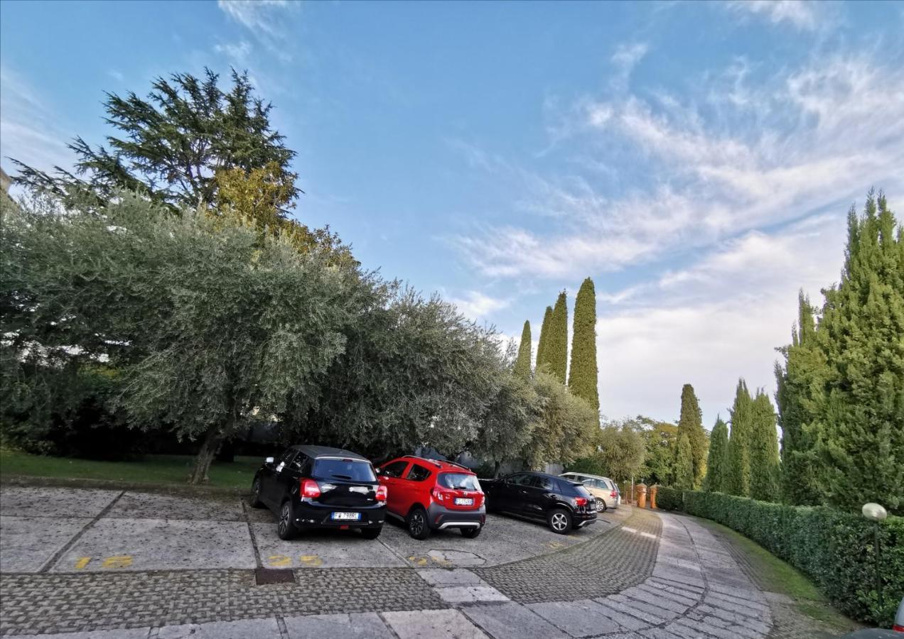 Casa Carolina: King Size Bed Across From Golden Beach Desenzano del Garda Eksteriør bilde