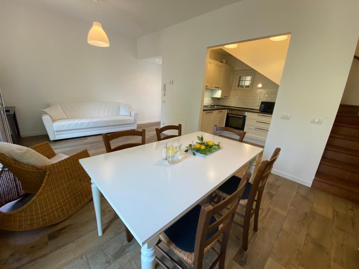 Casa Carolina: King Size Bed Across From Golden Beach Desenzano del Garda Eksteriør bilde